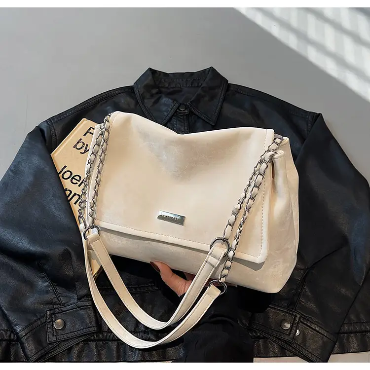 Brown Velvet Chain Shoulder Bag for Women 2025 — feature 31