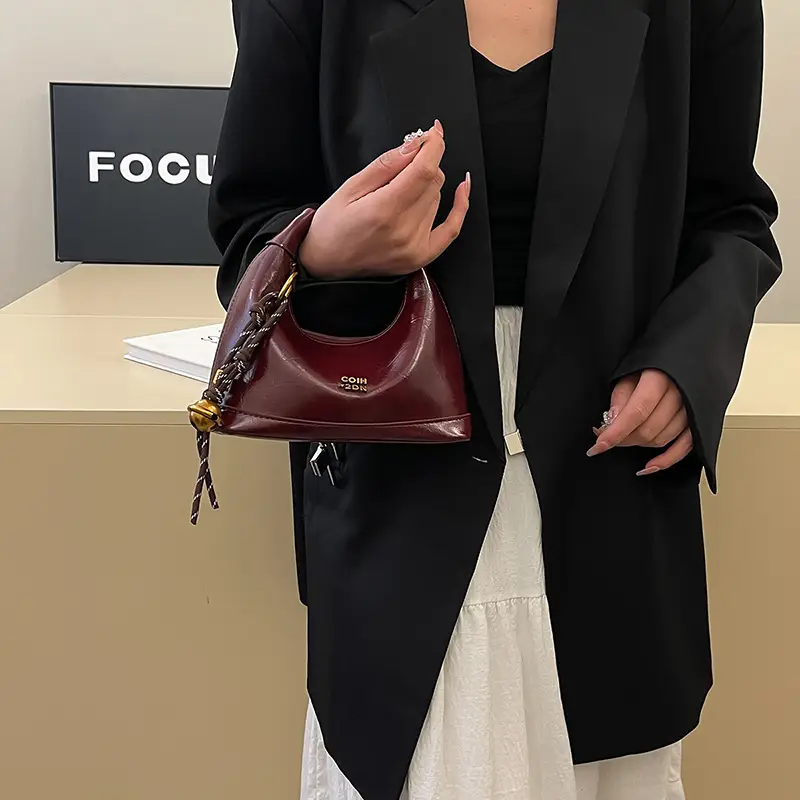 Women's Retro Leather Shoulder Bag 2025 Spring