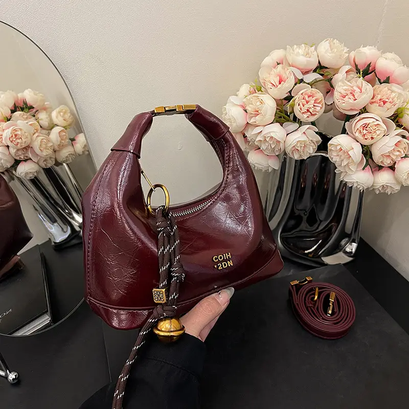 Women's Retro Leather Shoulder Bag 2025 Spring