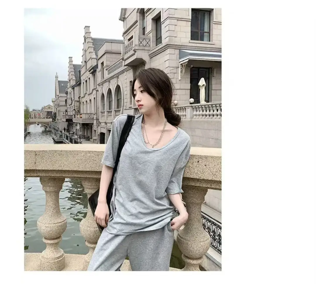 [Factory Outlet] Solid Color Large Neckline Short Sleeve T-Shirt Women's Loose Casual Slimming V-neck Base Shirt Fashion Brand — feature 13
