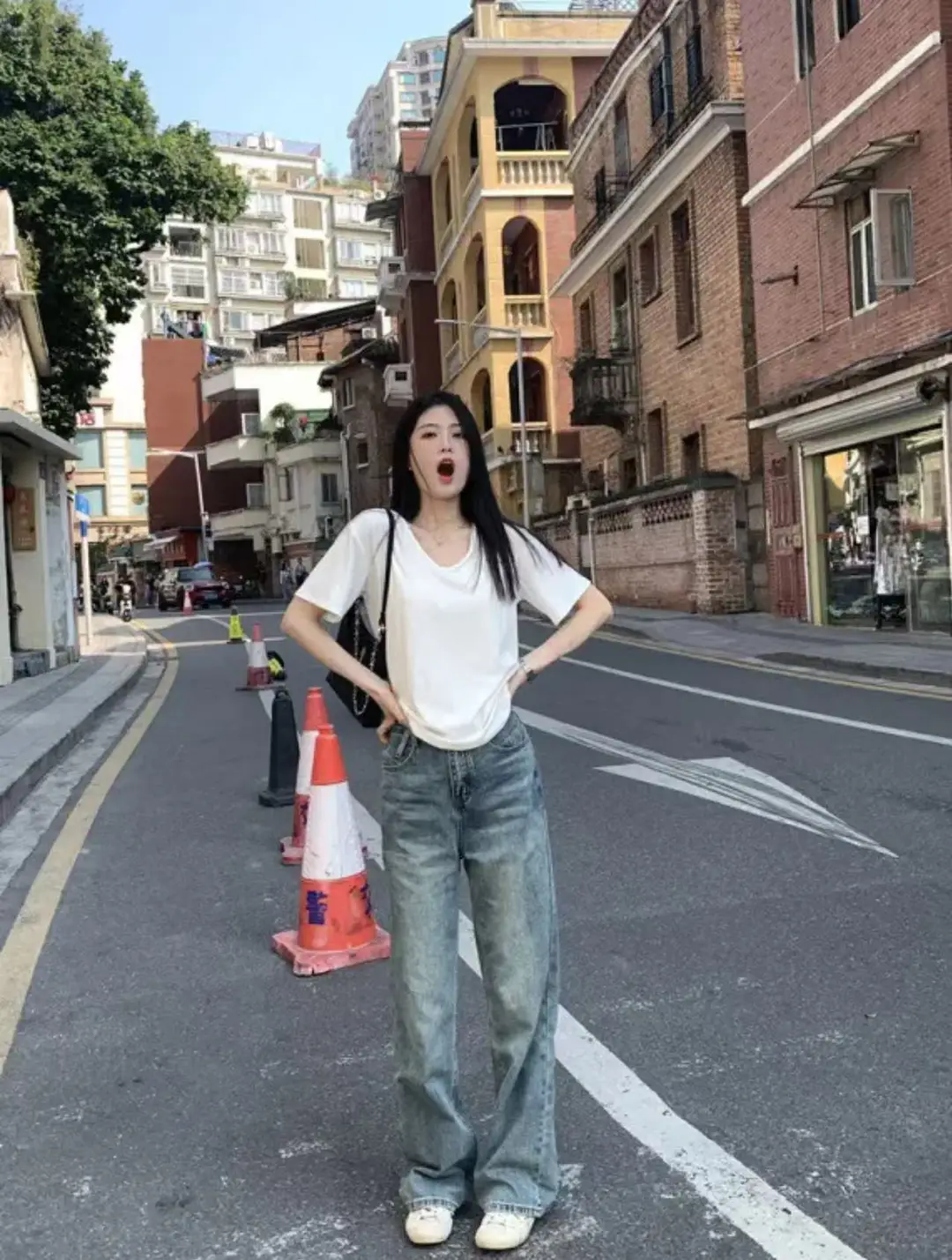 [Factory Outlet] Solid Color Large Neckline Short Sleeve T-Shirt Women's Loose Casual Slimming V-neck Base Shirt Fashion Brand — feature 7