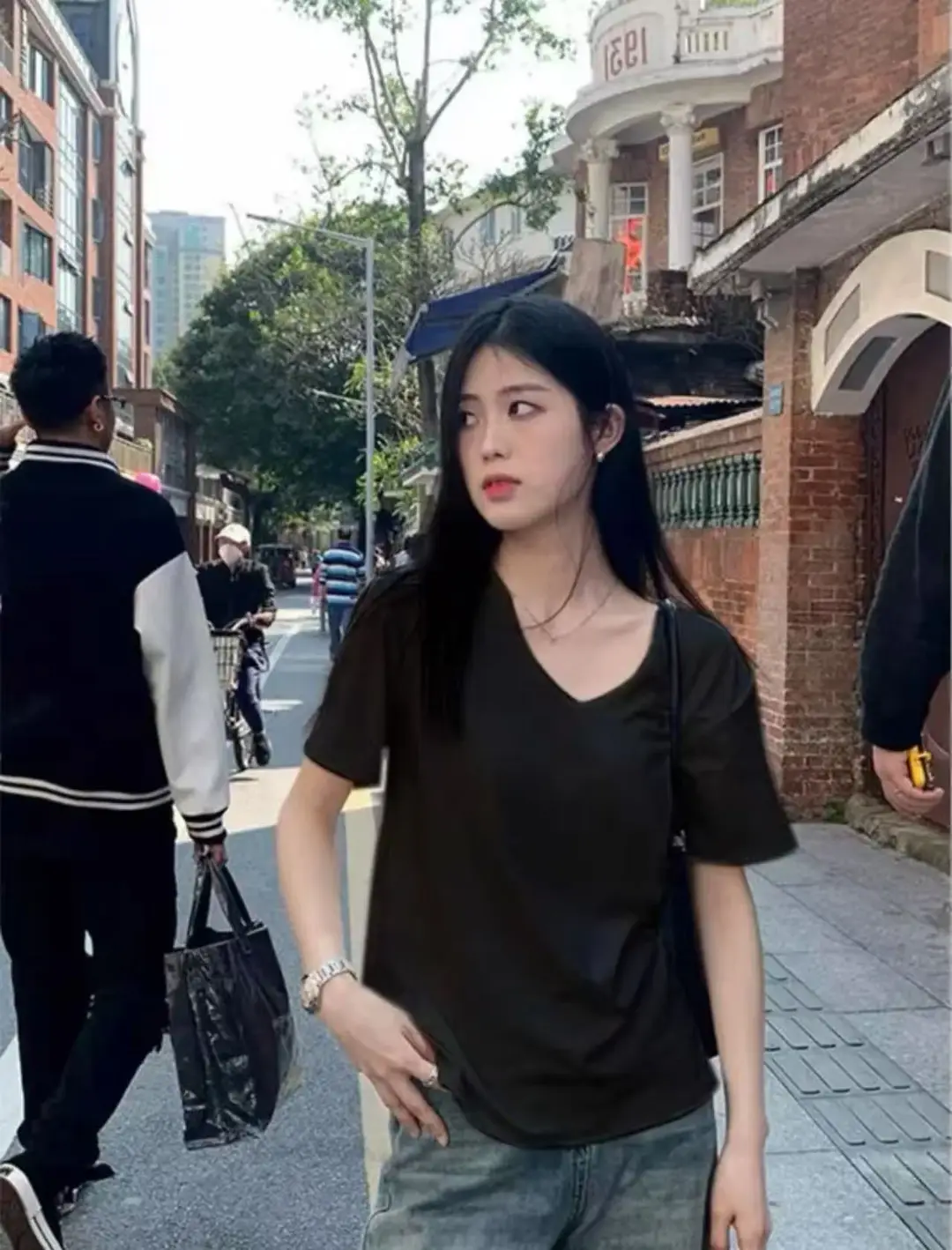 [Factory Outlet] Solid Color Large Neckline Short Sleeve T-Shirt Women's Loose Casual Slimming V-neck Base Shirt Fashion Brand