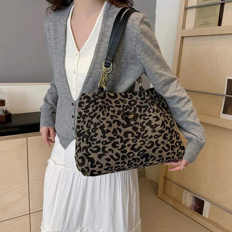 Leopard Print Women's Shoulder Bag Large Capacity - Image 4