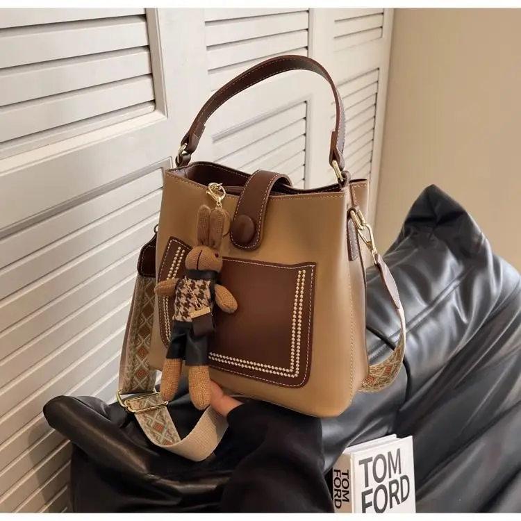 Women's Brown Leather Shoulder Bag with Crossbody Strap — feature 18