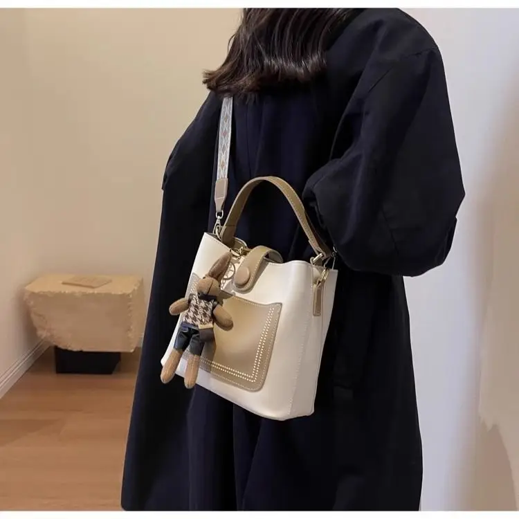 Women's Brown Leather Shoulder Bag with Crossbody Strap — feature 22