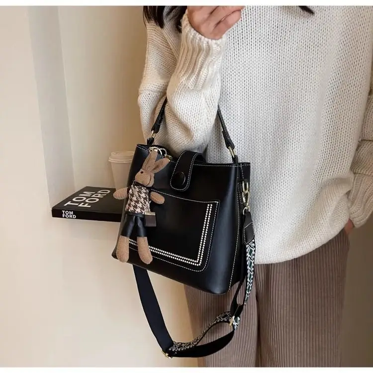 Women's Brown Leather Shoulder Bag with Crossbody Strap — feature 26