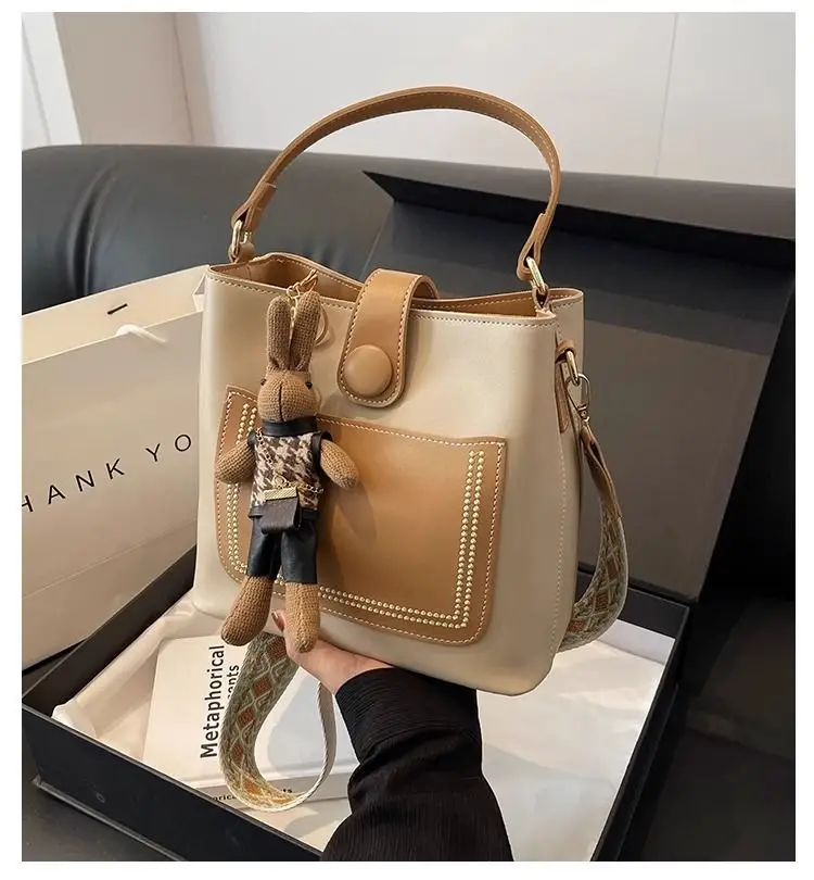 Women's Brown Leather Shoulder Bag with Crossbody Strap — feature 4