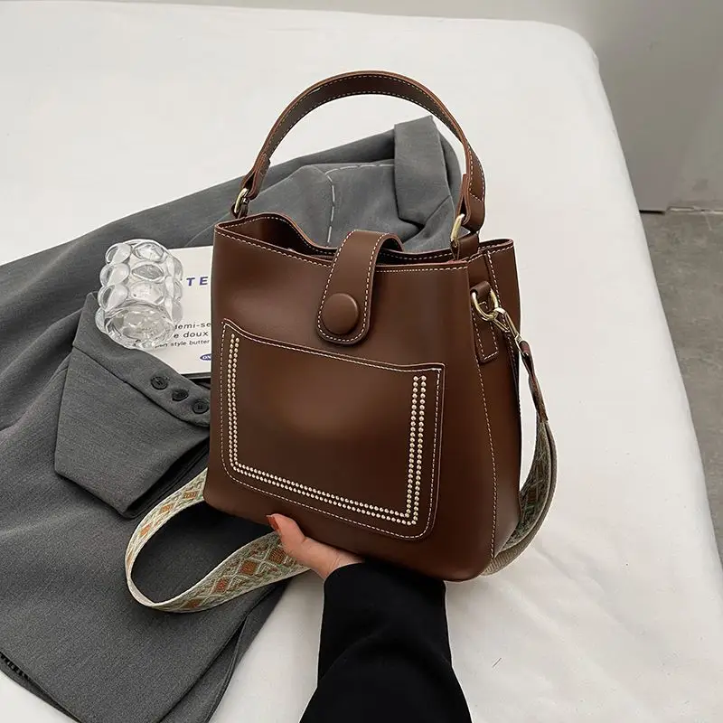 Women's Brown Leather Shoulder Bag with Crossbody Strap - Image 2
