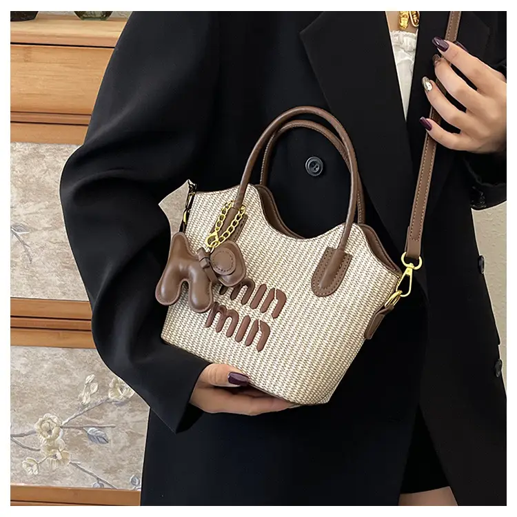 Mimmi Manojou Cross-Brand Large Shoulder Tote Bag Brown — feature 16