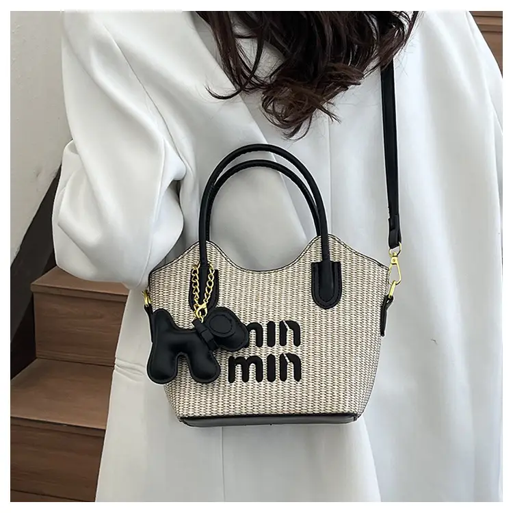 Mimmi Manojou Cross-Brand Large Shoulder Tote Bag Brown — feature 18