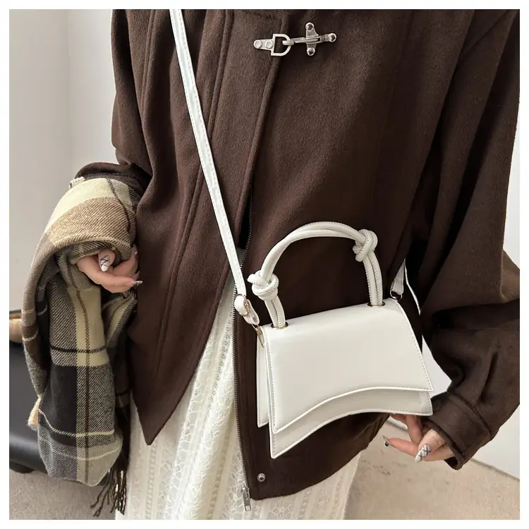 White Patent Leather Shoulder Bag for Women 2025 Spring Summer — feature 11