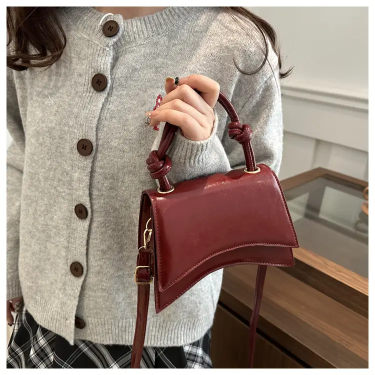 White Patent Leather Shoulder Bag for Women 2025 Spring Summer — feature 14