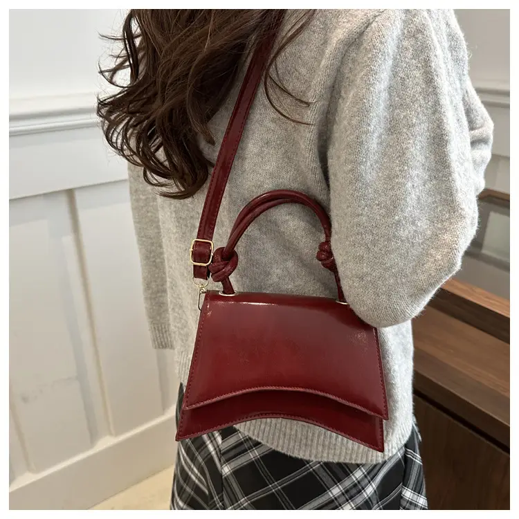 White Patent Leather Shoulder Bag for Women 2025 Spring Summer — feature 15