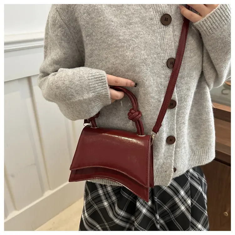 White Patent Leather Shoulder Bag for Women 2025 Spring Summer — feature 17