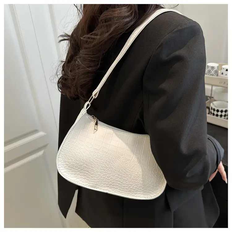 White Croc Texture Shoulder Bag 2025 Summer — feature 10