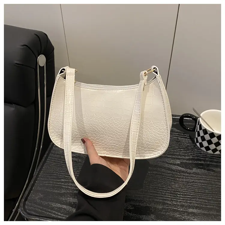 White Croc Texture Shoulder Bag 2025 Summer — feature 21