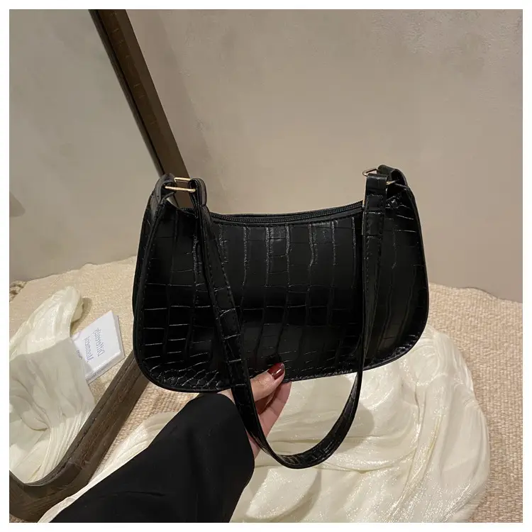 White Croc Texture Shoulder Bag 2025 Summer — feature 22