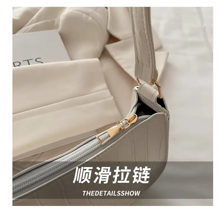 White Croc Texture Shoulder Bag 2025 Summer — feature 4