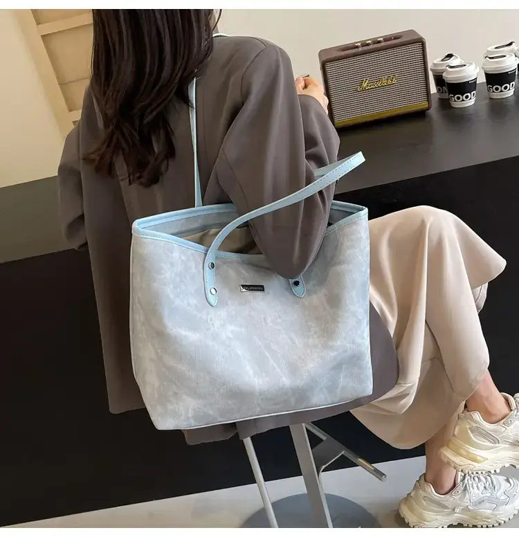 Women's Beige Large Capacity Shoulder Tote Bag 2025 — feature 17