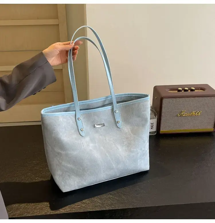 Women's Beige Large Capacity Shoulder Tote Bag 2025 — feature 23