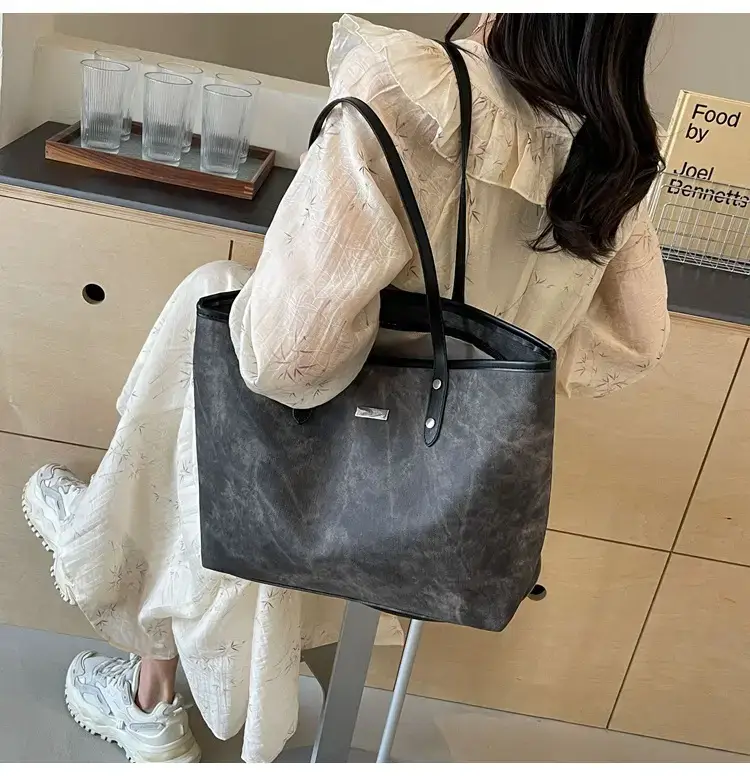 Women's Beige Large Capacity Shoulder Tote Bag 2025 — feature 26