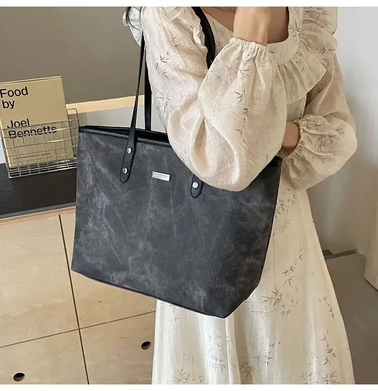 Women's Beige Large Capacity Shoulder Tote Bag 2025 — feature 27