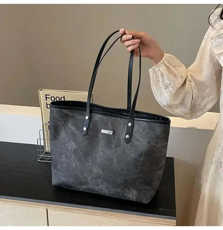 Women's Beige Large Capacity Shoulder Tote Bag 2025 — feature 30