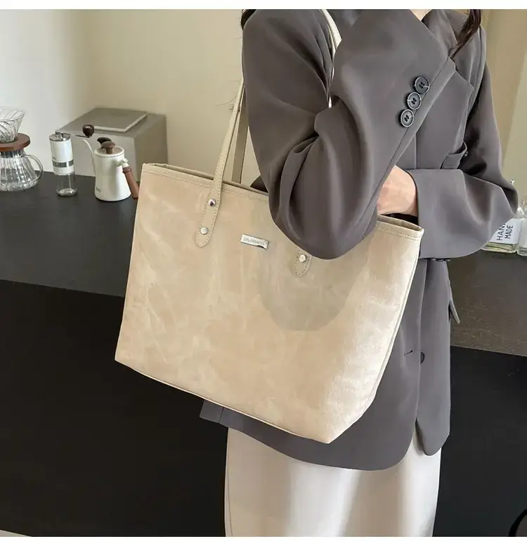 Women's Beige Large Capacity Shoulder Tote Bag 2025 — feature 37