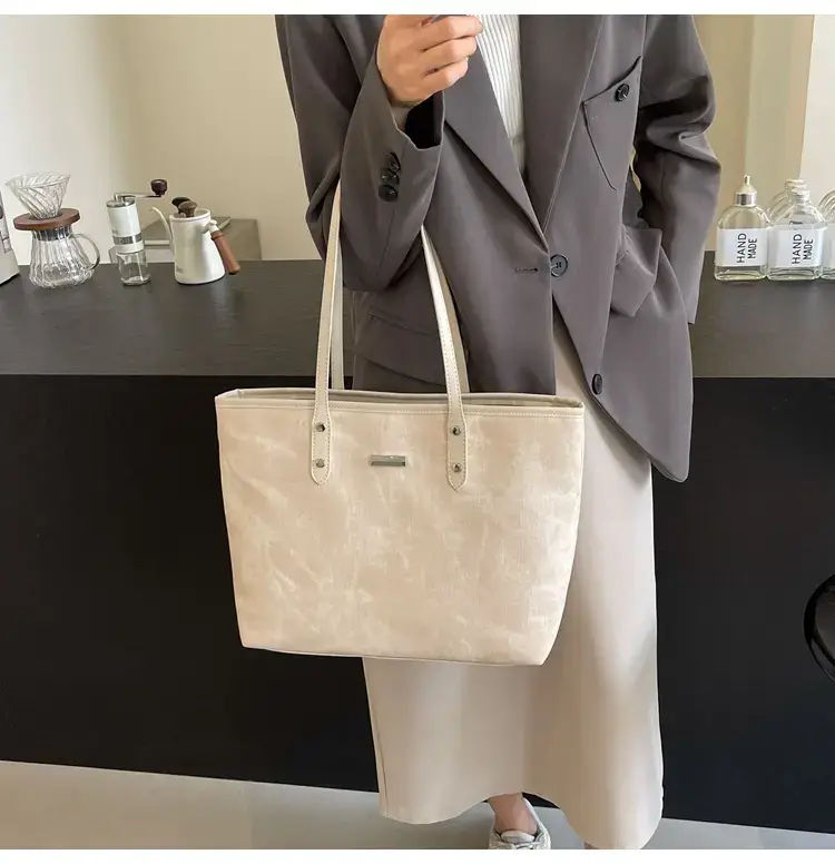 Women's Beige Large Capacity Shoulder Tote Bag 2025 — feature 41