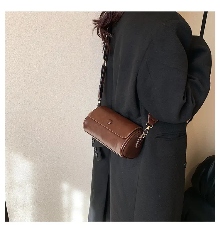 Vintage Brown Leather Crossbody Bag with Wide Band — feature 15