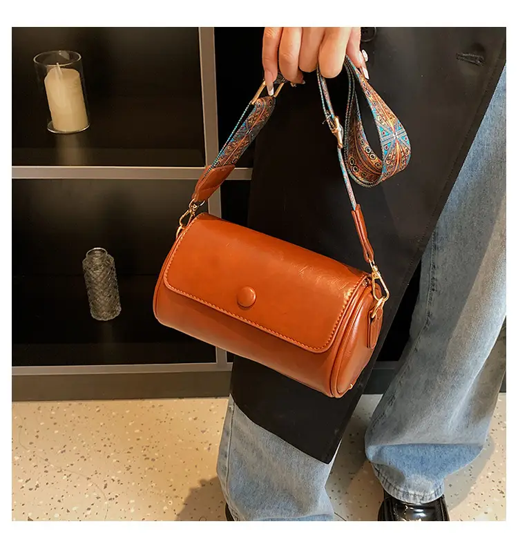 Vintage Brown Leather Crossbody Bag with Wide Band — feature 18