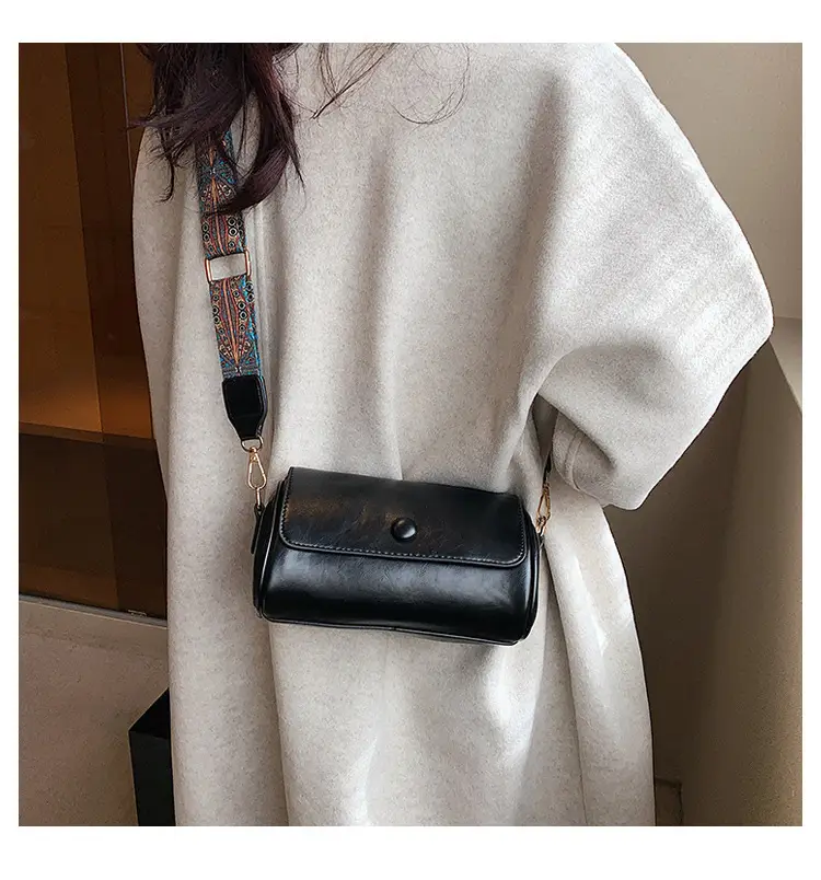Vintage Brown Leather Crossbody Bag with Wide Band — feature 19