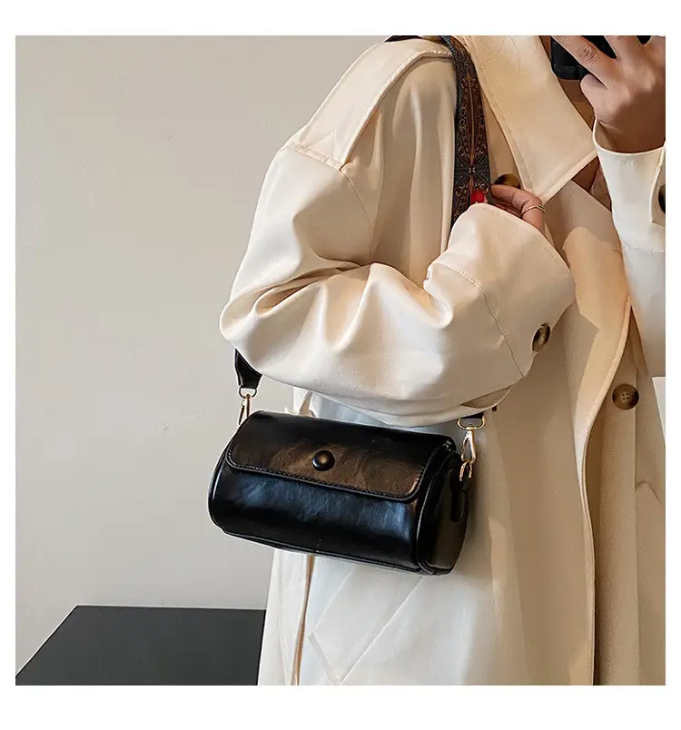 Vintage Brown Leather Crossbody Bag with Wide Band — feature 20
