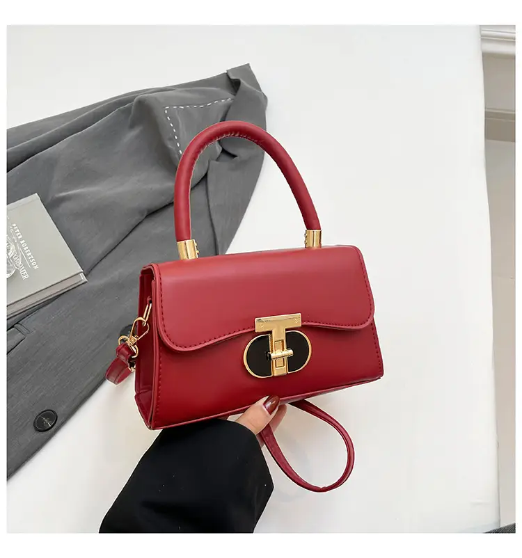 Trendy Brown Leather Shoulder Bag with Metal Buckle — feature 38