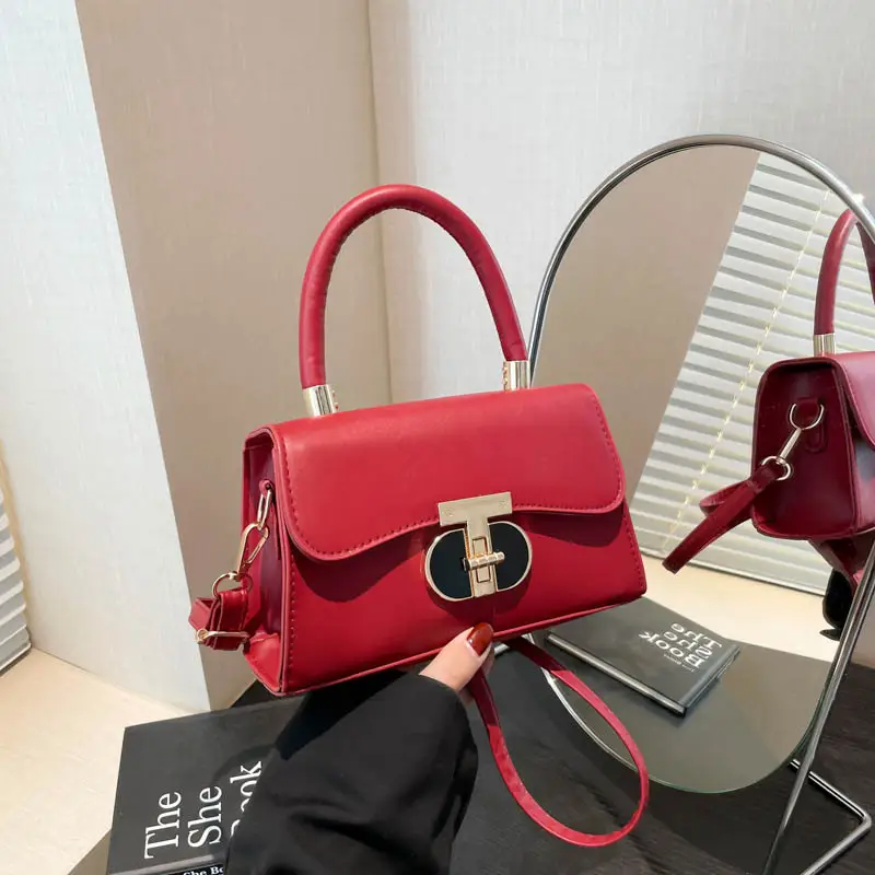 Trendy Brown Leather Shoulder Bag with Metal Buckle - Image 5