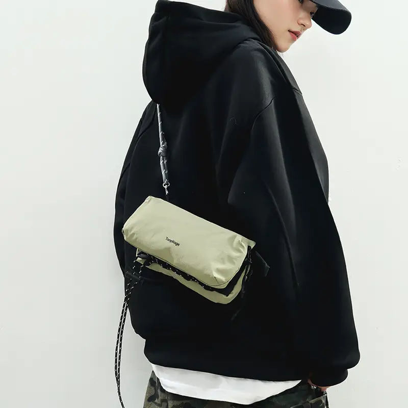 Couple Shoulder Bag Waterproof Small Sports Bag Large Capacity - Image 4