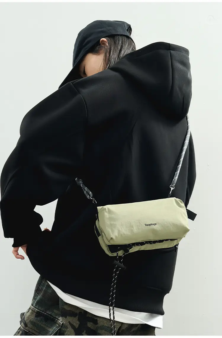 Couple Shoulder Bag Waterproof Small Sports Bag Large Capacity — feature 13