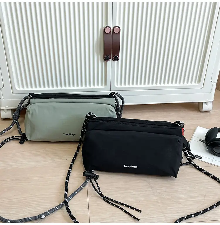 Couple Shoulder Bag Waterproof Small Sports Bag Large Capacity — feature 20