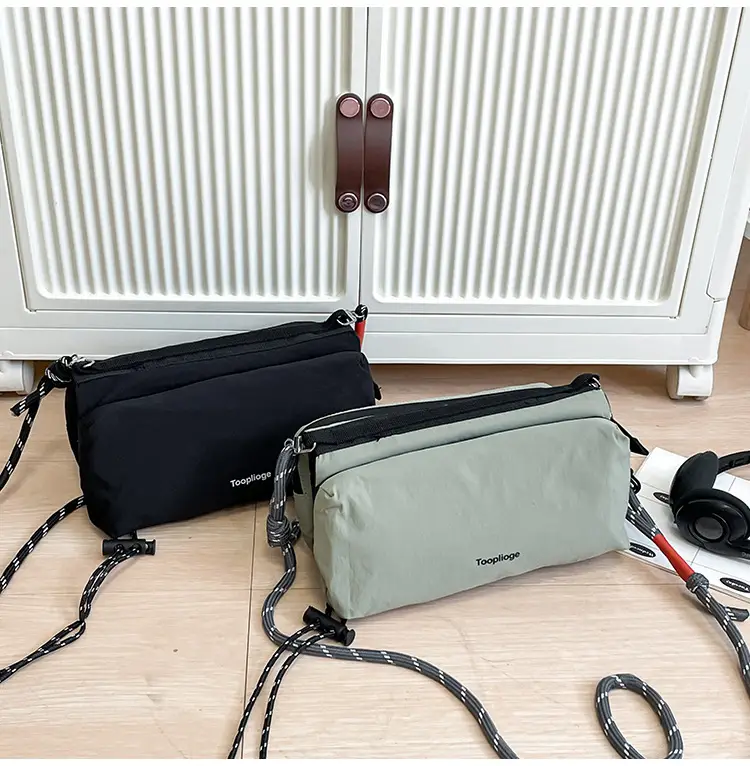 Couple Shoulder Bag Waterproof Small Sports Bag Large Capacity — feature 21