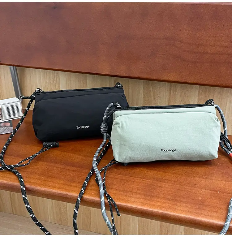 Couple Shoulder Bag Waterproof Small Sports Bag Large Capacity — feature 23