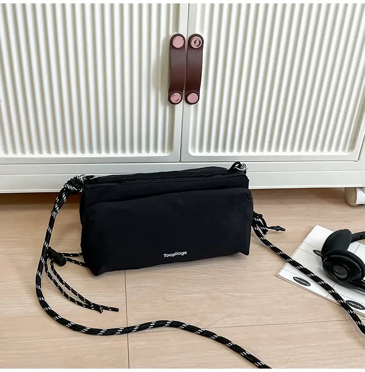 Couple Shoulder Bag Waterproof Small Sports Bag Large Capacity — feature 25