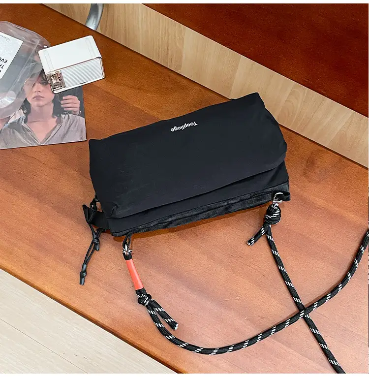 Couple Shoulder Bag Waterproof Small Sports Bag Large Capacity — feature 26