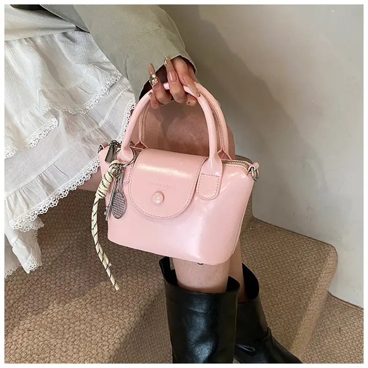 Women's Vintage Brown Crossbody Handbag with Chain Strap — feature 13