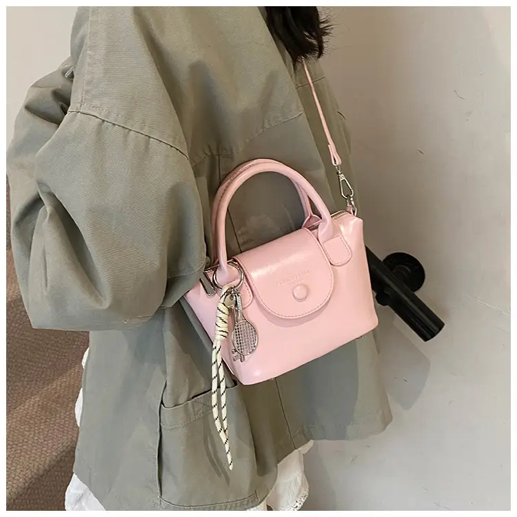Women's Vintage Brown Crossbody Handbag with Chain Strap — feature 14
