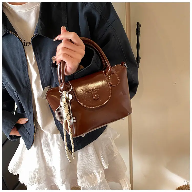 Women's Vintage Brown Crossbody Handbag with Chain Strap — feature 18