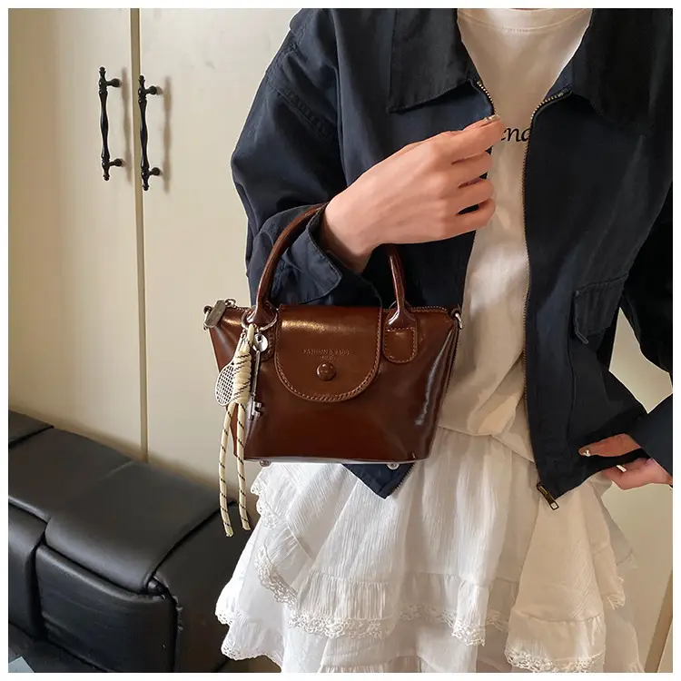 Women's Vintage Brown Crossbody Handbag with Chain Strap — feature 20