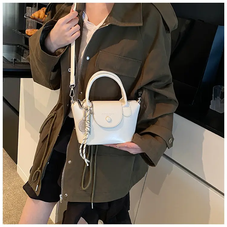 Women's Vintage Brown Crossbody Handbag with Chain Strap — feature 25
