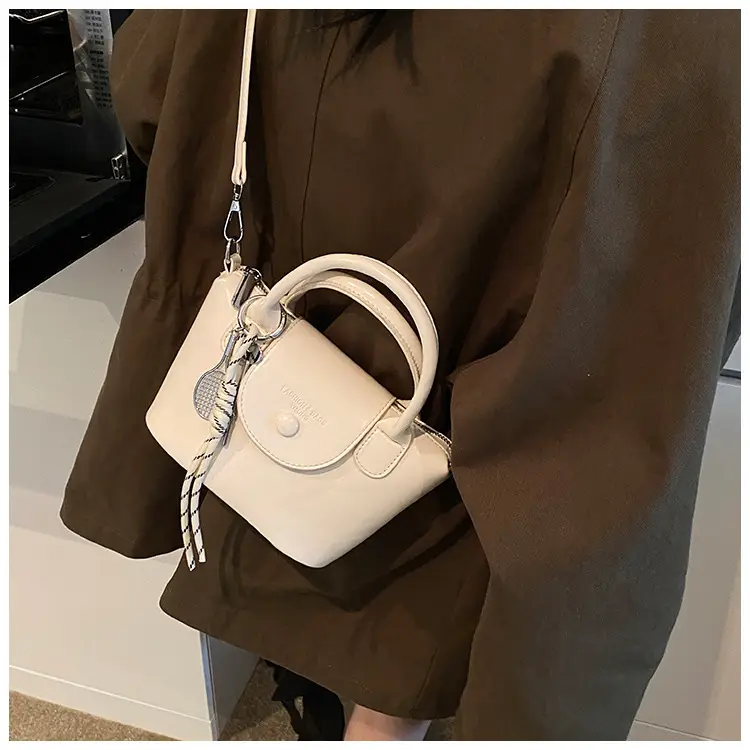 Women's Vintage Brown Crossbody Handbag with Chain Strap — feature 27