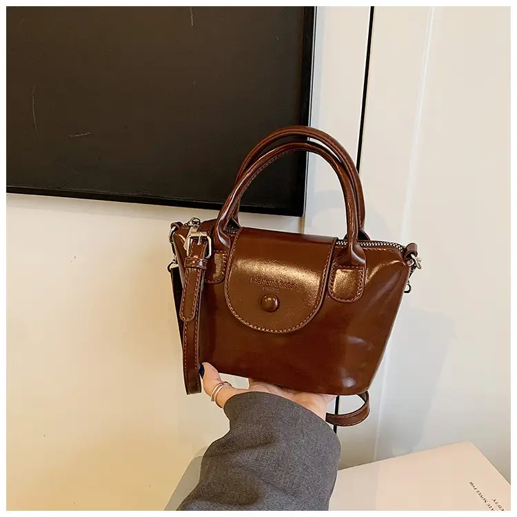 Women's Vintage Brown Crossbody Handbag with Chain Strap — feature 28