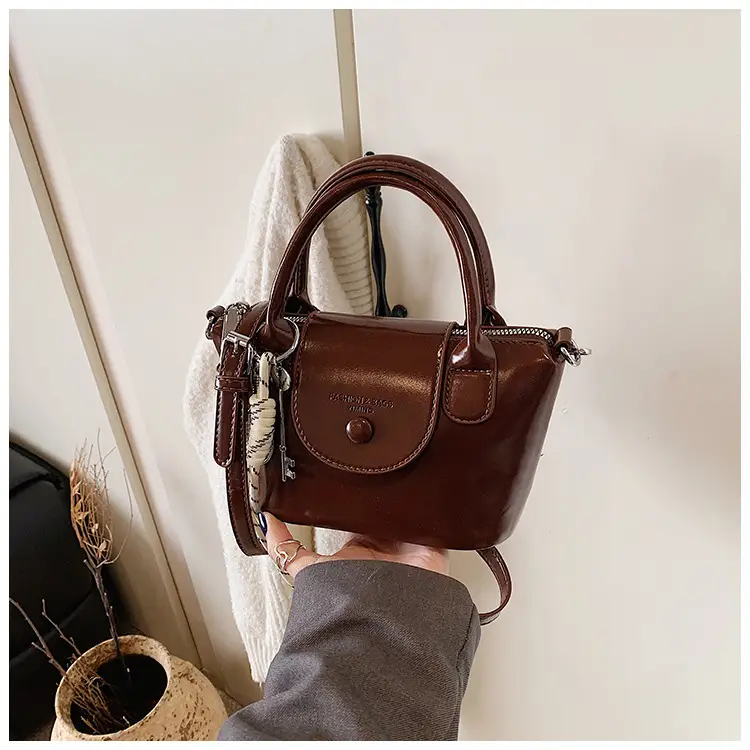 Women's Vintage Brown Crossbody Handbag with Chain Strap — feature 35